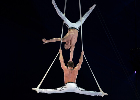 Duo just two men: Aerial Straps